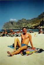 Foto Urlaubsbr&auml;une tanken am Strand von Mallorca